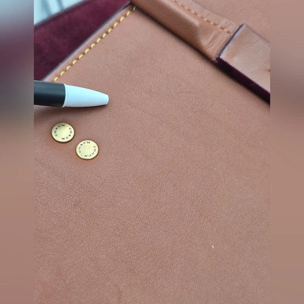 Coach 1941 Glovetanned Leather Cooper Carryall - Picture 15 of 16